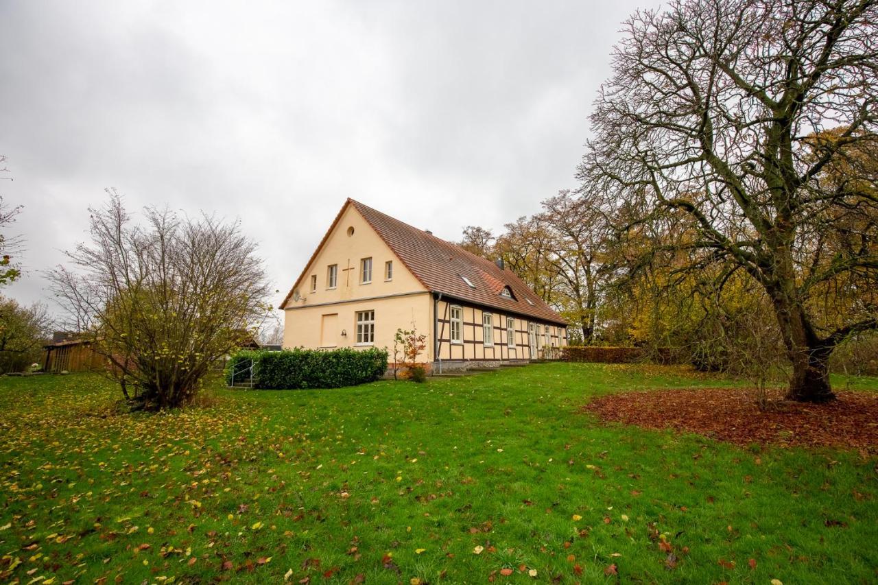 Altes Pastorat Schwichtenberg Borrentin Exterior photo